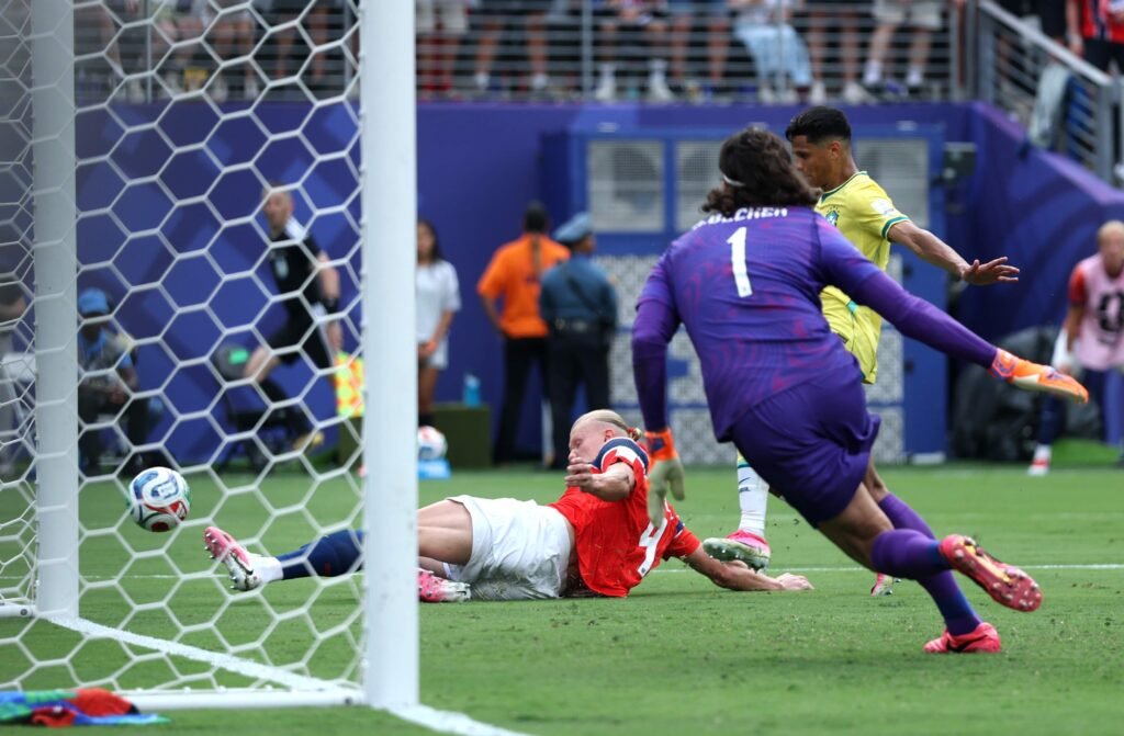 Brasil é eliminado pela Noruega com gol de Haaland