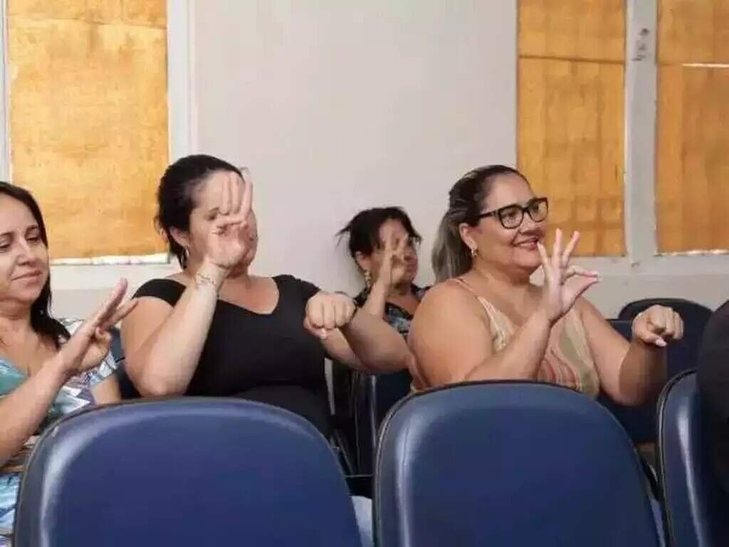 Campo Grande deve realizar concurso para intérpretes de Libras