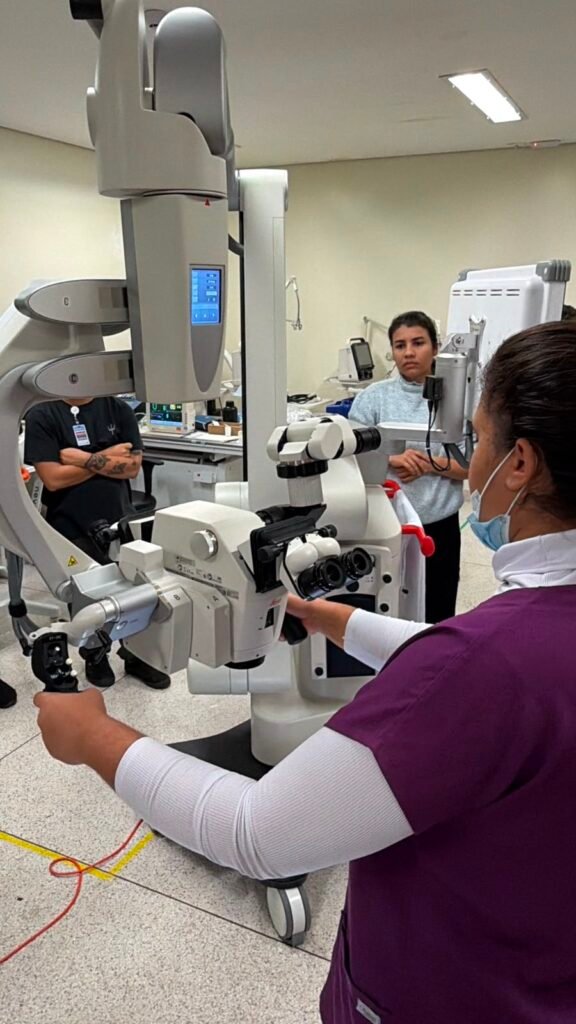 Governo de MS amplia capacidade cirúrgica do HR da Costa Leste com microscópio de alta tecnologia