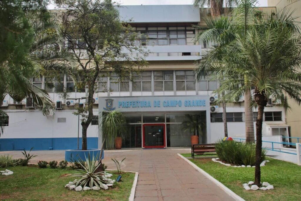 Justiça manda Campo Grande promover médicos sob pena de multa