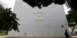 Projeção oficial de inflação sobe para 5,1%, com estouro da meta