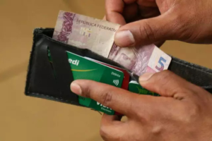 Brasileiros têm R$ 5,12 bi esquecidos nos bancos: Veja como