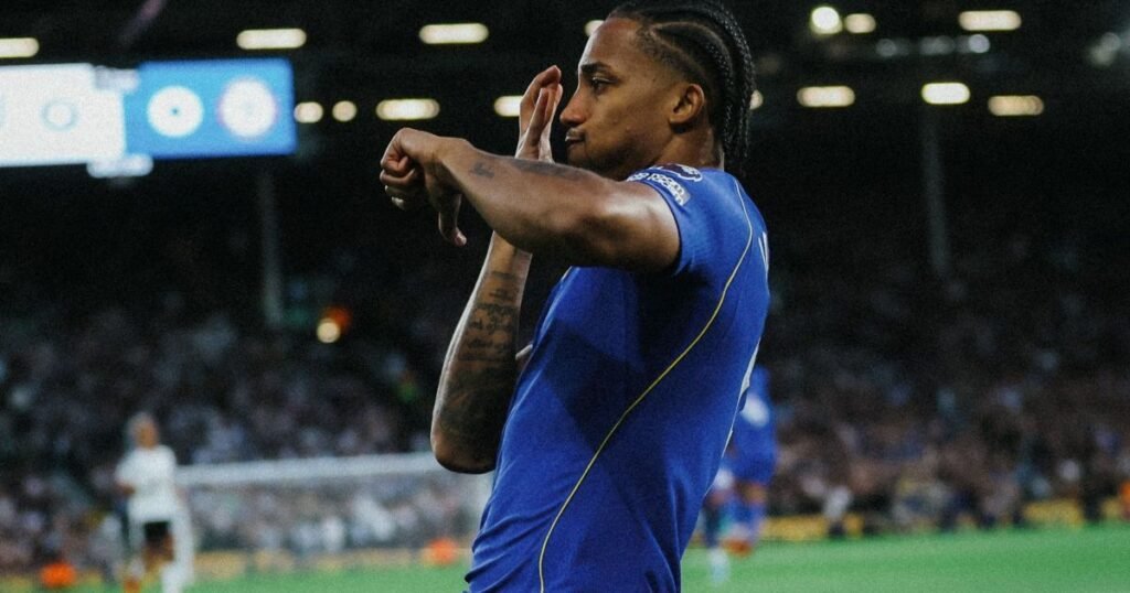 Chelsea vence Fulham pela Premier League, e João Pedro brilha como camisa 9