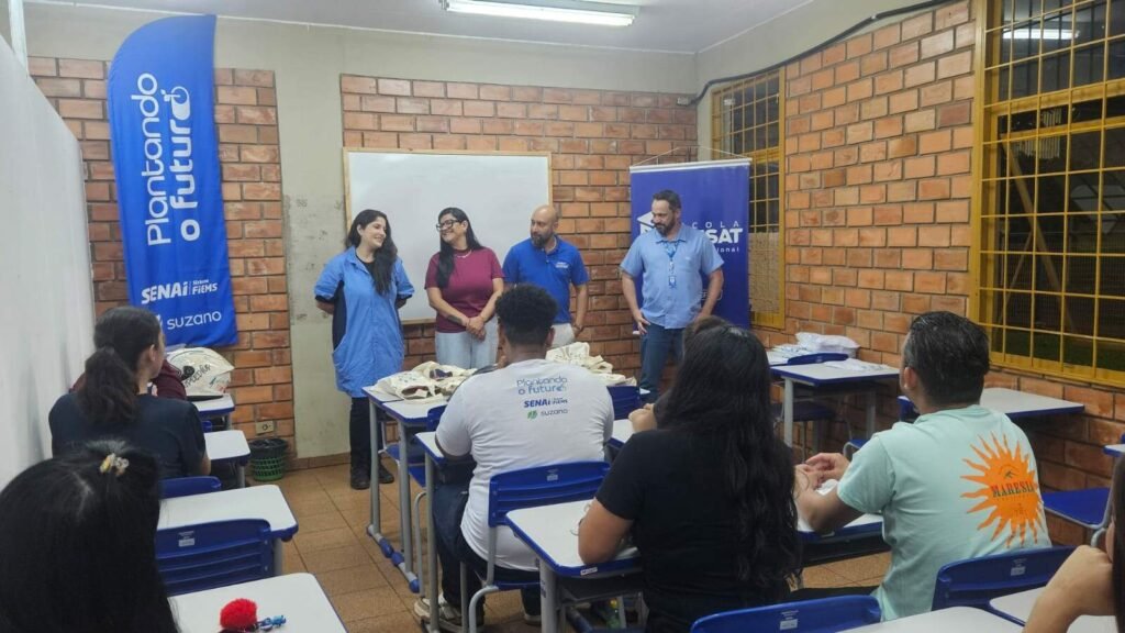 Curso gratuito de 'marido de aluguel' forma 1ª turma em CG