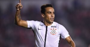 Ex-Corinthians, Jadson é preso por violência doméstica no Paraná