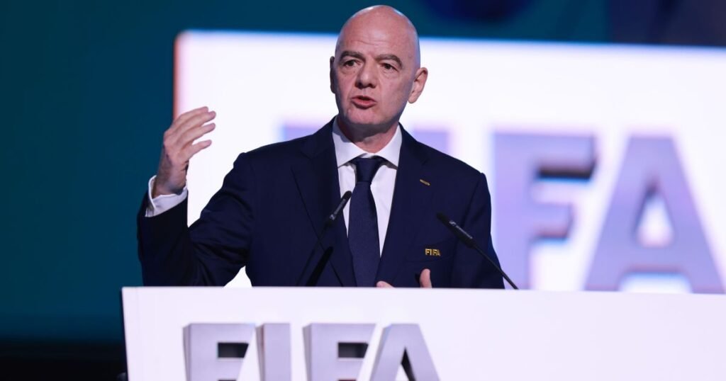 Ex-jogadores pedem mudança na Fifa e criticam gestão de Infantino