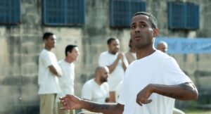 "Tremembé": Ícaro Silva aparece como Robinho em imagens da nova temporada