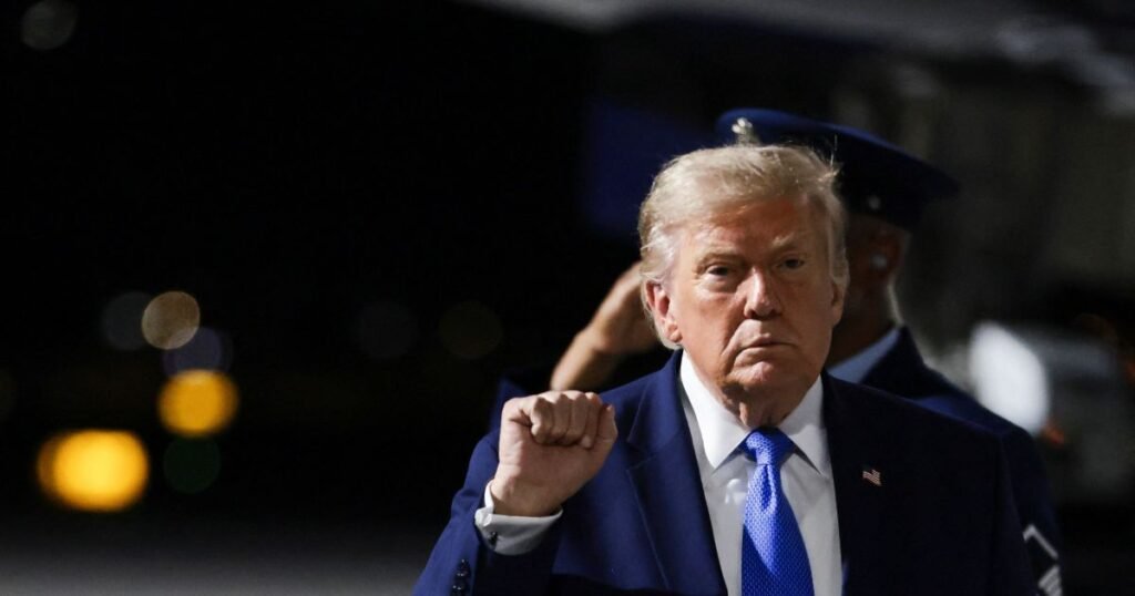 Aprovação de Trump cai ao menor nível já registrado, aponta pesquisa
