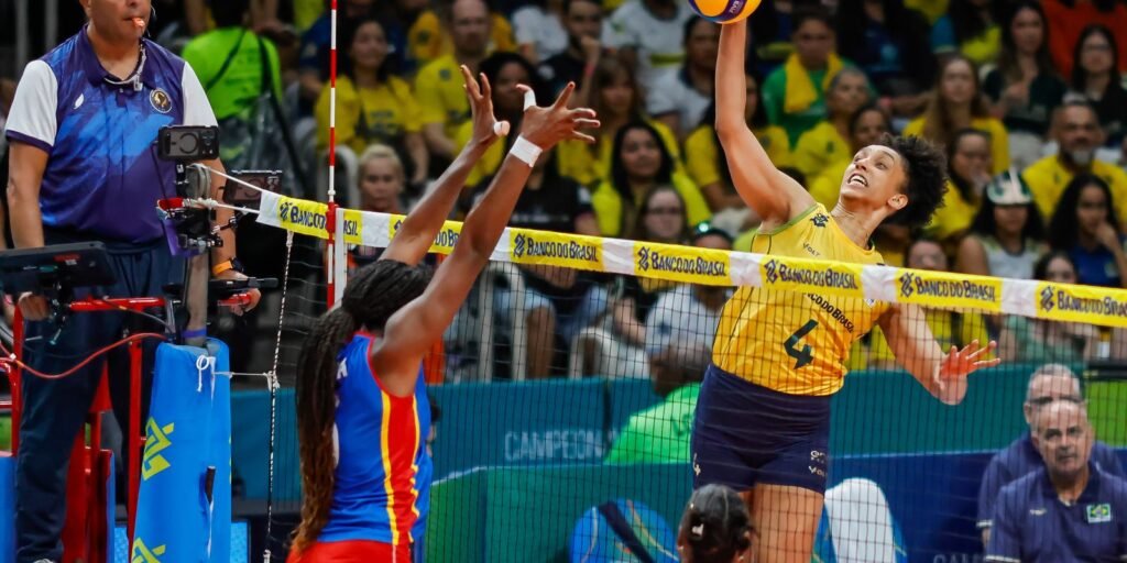 Brasil vence a terceira e lidera Sul-Americano feminino de vôlei