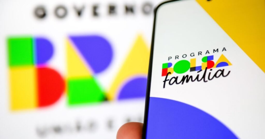 Com reajuste, Bolsa Família chegará a 48% do salário mínimo, diz economista