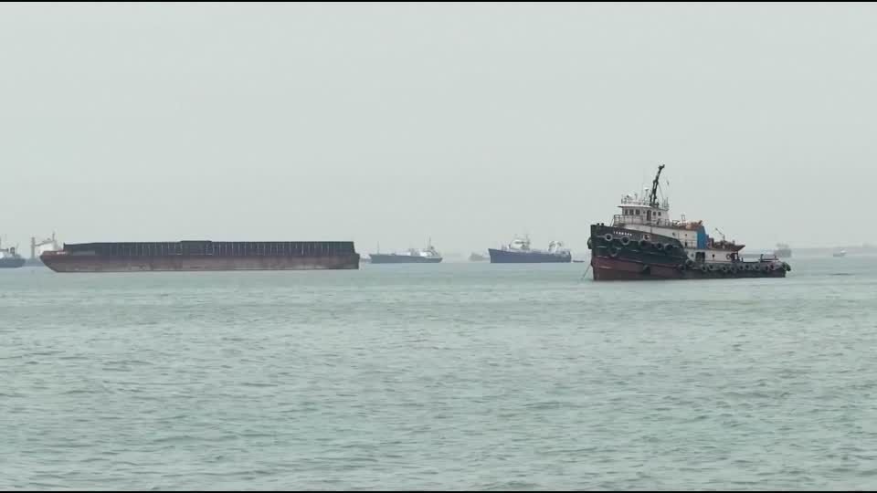 Irã ataca navios americanos em Ormuz e base dos EUA na Jordânia