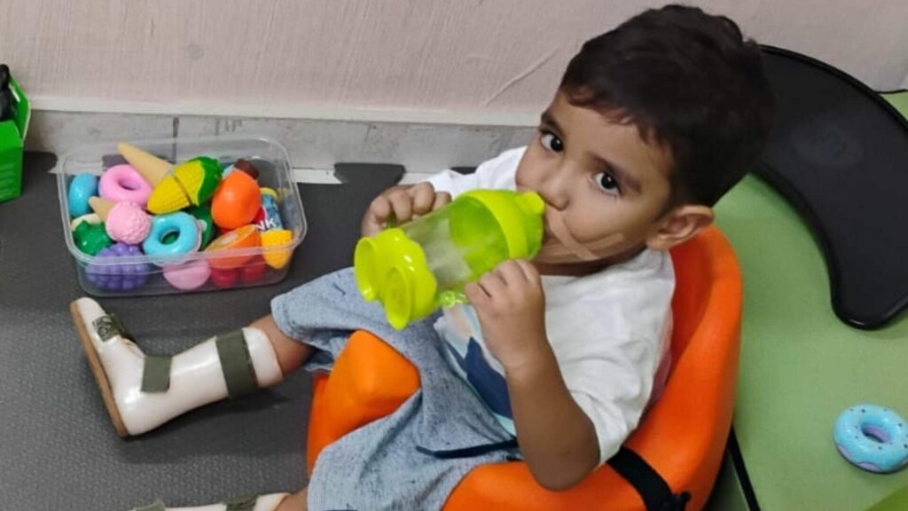 Menino de 2 anos enfrenta doença rara e tratamento milionário