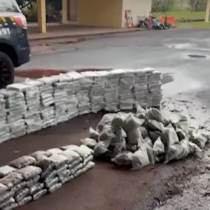 PRF apreende quase 1 tonelada de drogas em carga de minério