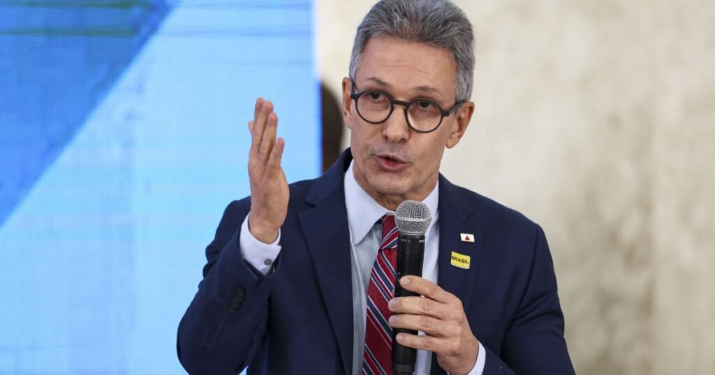 Zema reforça críticas ao STF após revelações: "Deveriam ir para a cadeia"